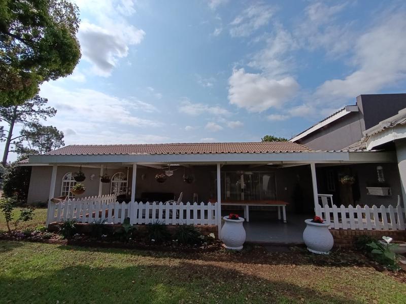 4 Bedroom Property for Sale in Middelburg Eastern Cape